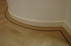 Visgraat met ronde band en bies