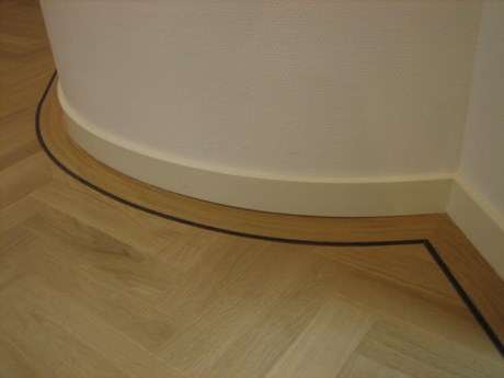 Visgraat met ronde band en bies