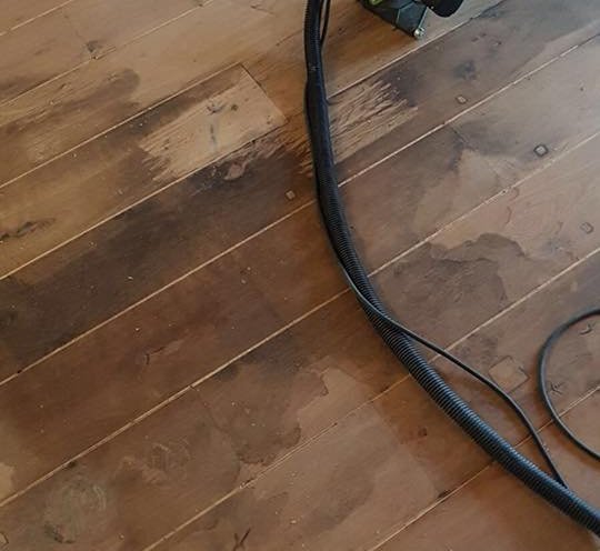 Vloerherstel na waterschade